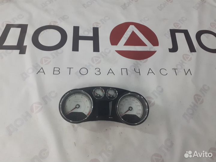 Панель приборов Пежо 308 Peugeot 308
