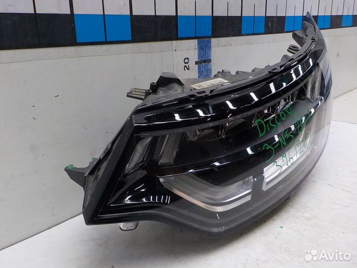 Фара левая на Land Rover Discovery V LR085651