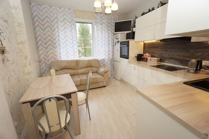 2-к. квартира, 64 м², 4/19 эт.