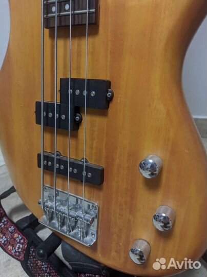 Бас гитара action cort с подставкой и ремнем