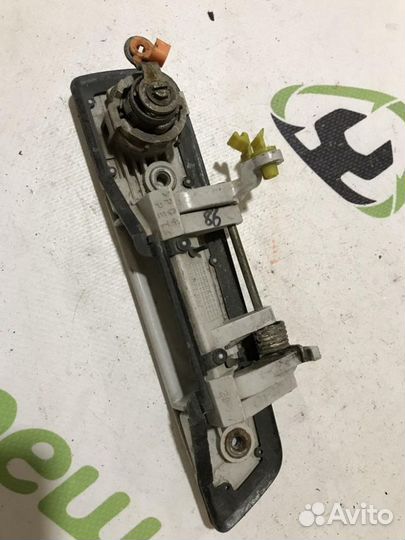 Ручка двери передней левой Mitsubishi Legnum EA