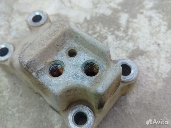 Кронштейн крепления МКПП hyundai I30