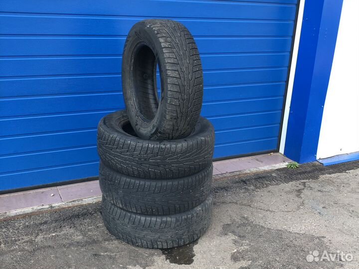 Nokian Tyres Hakkapeliitta R 215/65 R16 102R