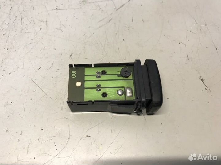 Кнопка обогрева заднего стекла Mazda 626 лифтбек