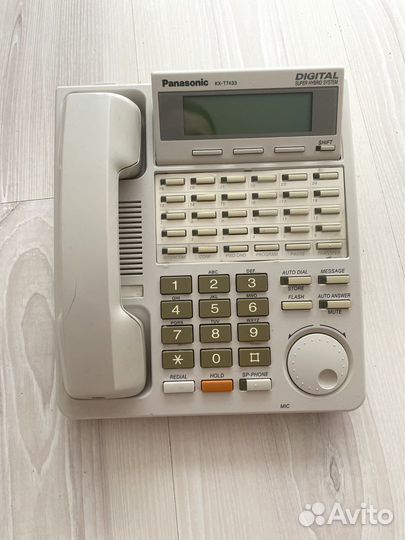 Телефон Panasonic KX- T 7433