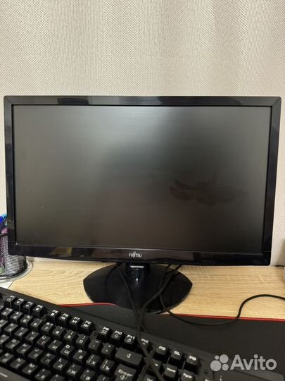 Монитор fujitsu