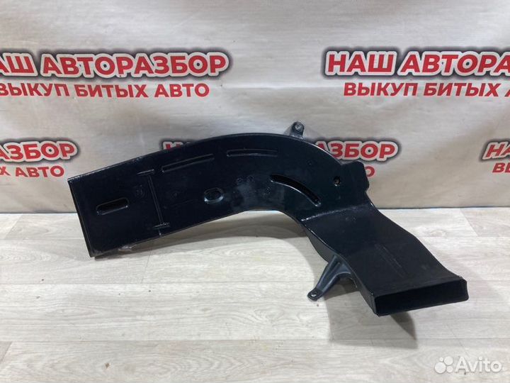 Воздуховод салона левый Bmw X5 (E-70) 2010