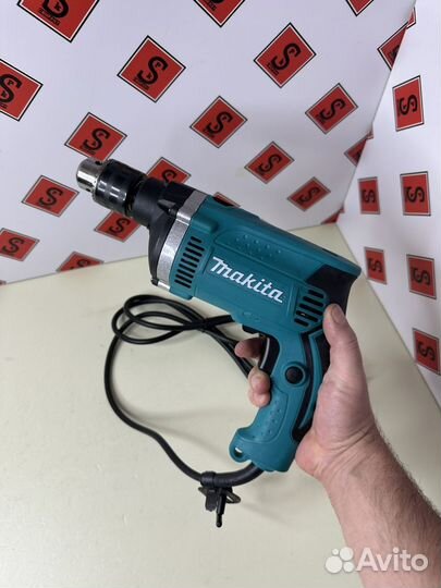 Ударная дрель makita