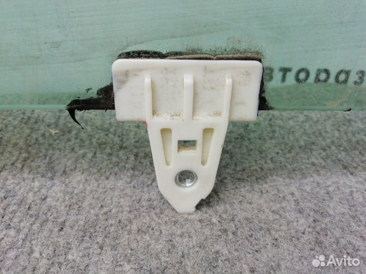 Стекло двери переднее левое 80301JD000 Nissan