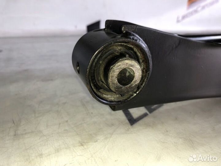 Рычаг подвески нижний задний правый Volkswagen