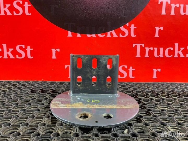 Кронштейн пневмоподушки верхний