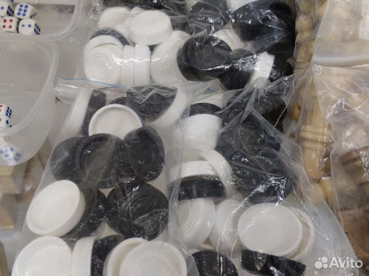 Шашки, шахматная доска, фигуры