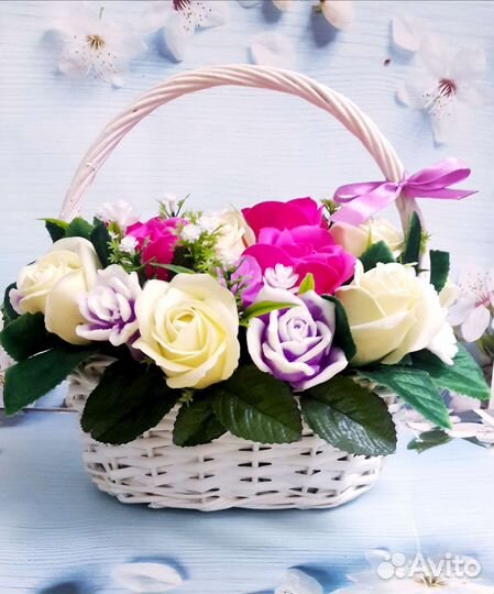 Букет из мыльных роз в корзине