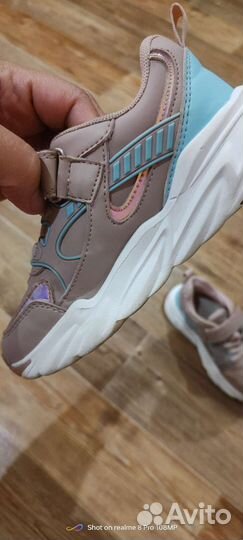 Кроссовки для девочки