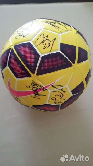 Футбольный мяч с автографами игроков челси,новый