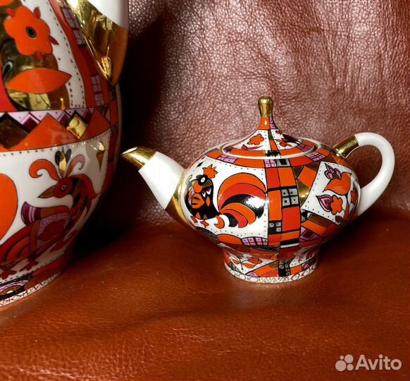 Фарфор лфз живописный Чайники декоративные