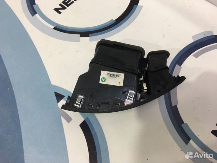 Дефлектор воздушный передний левый Kia Ceed ED