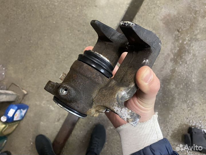 Суппорт audi a4 б8