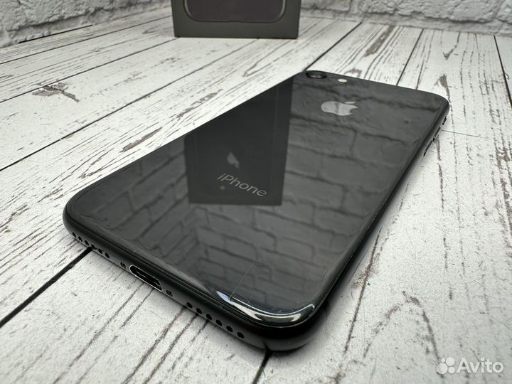 iPhone 8, 64 ГБ