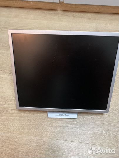 Монитор Samsung