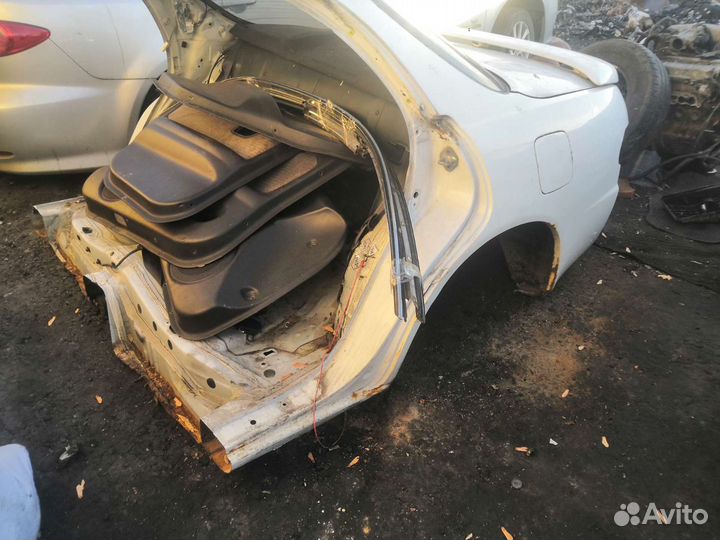 Задняя часть toyota carina ed 200
