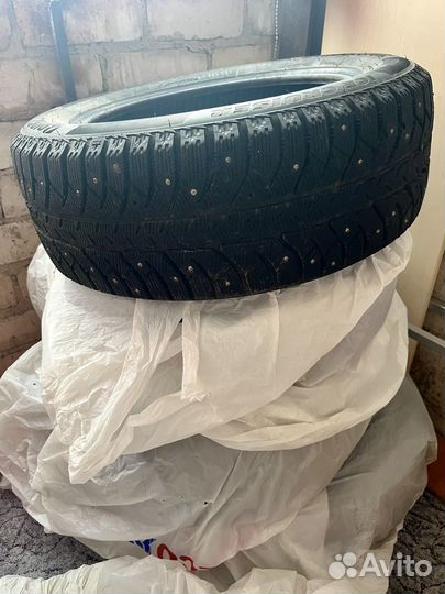 Bridgestone Ice Cruiser 7000S 205/55 R16