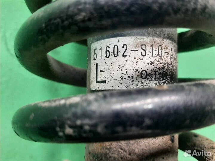 Стойка амортизатора передняя левая Honda CR-V 1