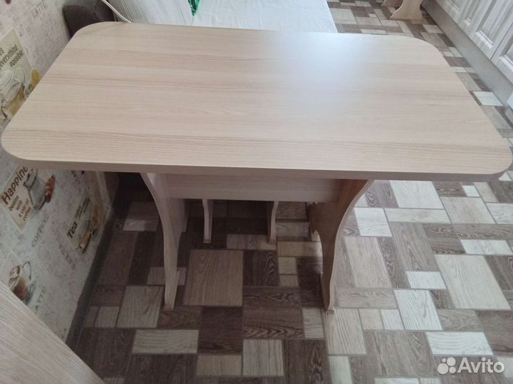 Кухонный стол