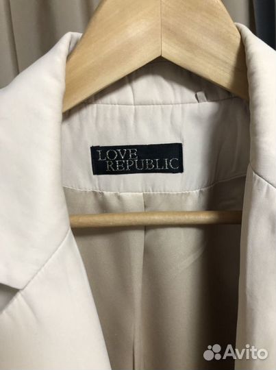 Плащ женский 44