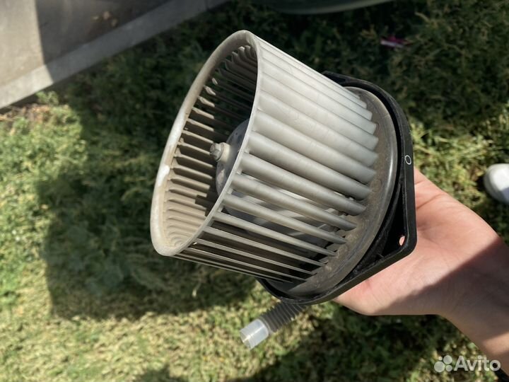 Моторчик печки на lancer 10