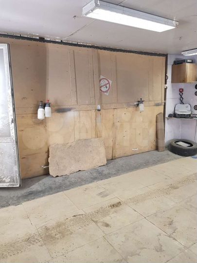 Гараж, > 30 м²