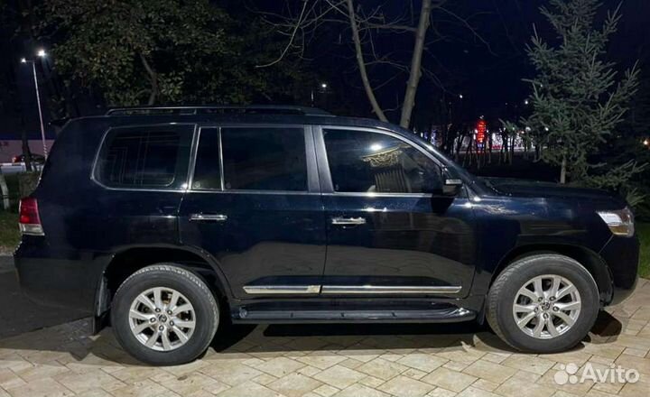 Стекла на ланд круизер 200