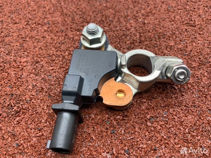 Минусовая клемма акб с Датчиком заряда Ford