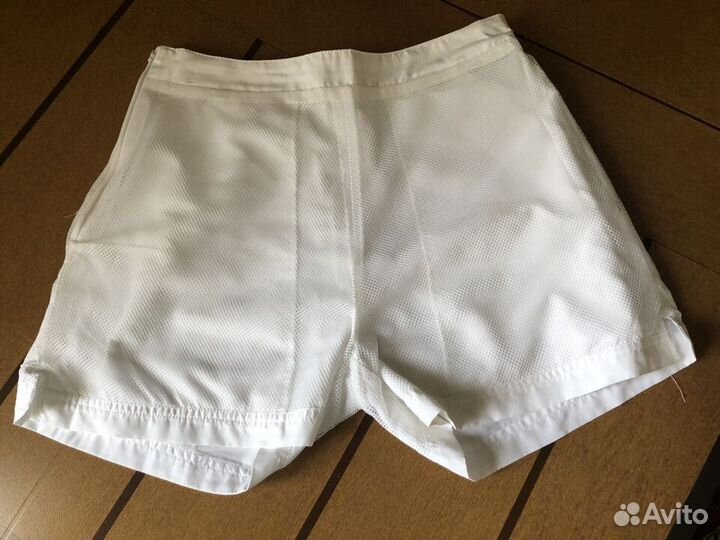 Шорты белого цвета Reebok, размер S