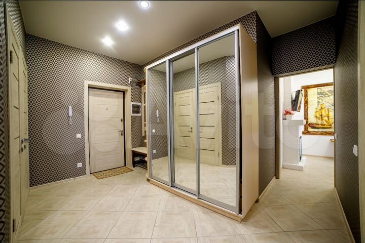 2-к. квартира, 64 м², 8/8 эт.