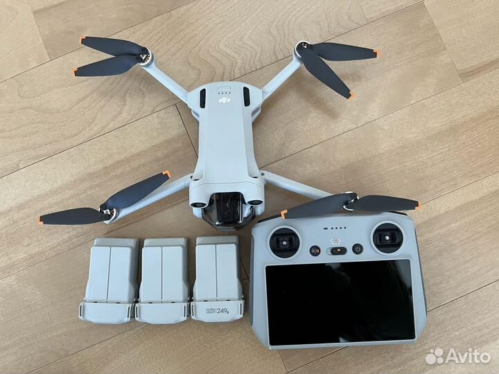 Квадрокоптер DJI Mini 3 Pro RC Combo Plus