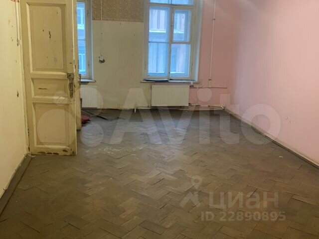 9-к. квартира, 240 м², 2/4 эт.