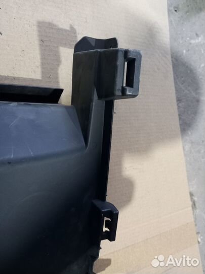 Дефлектор радиатора Renault Logan (2014-Н. в. )