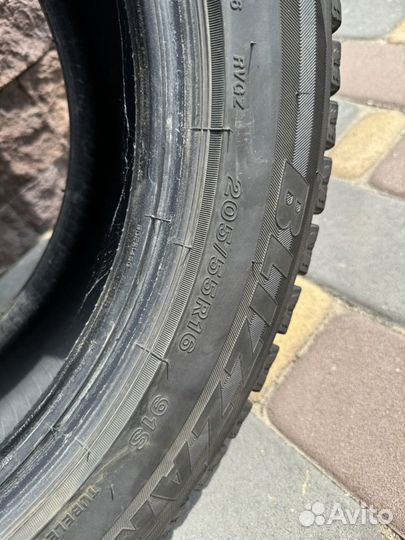 Bridgestone Blizzak Revo GZ 205/55 R16