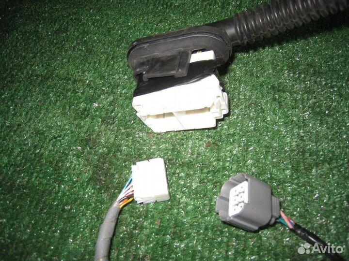 Проводка двери передней левой Honda FR-V (BE1) 20