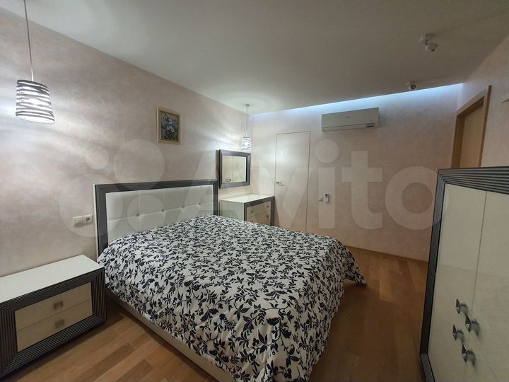 3-к. квартира, 83 м², 12/33 эт.