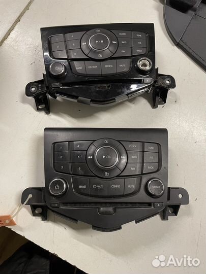 Панель управления магнитолой Chevrolet Cruze 2009