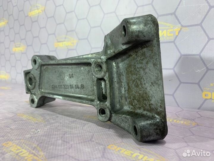 Кронштейн двигателя левый Mercedes Sprinter