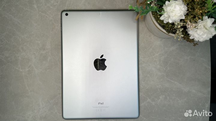 iPad 6 2018 32gb WIFi ростест в отличном состоянии