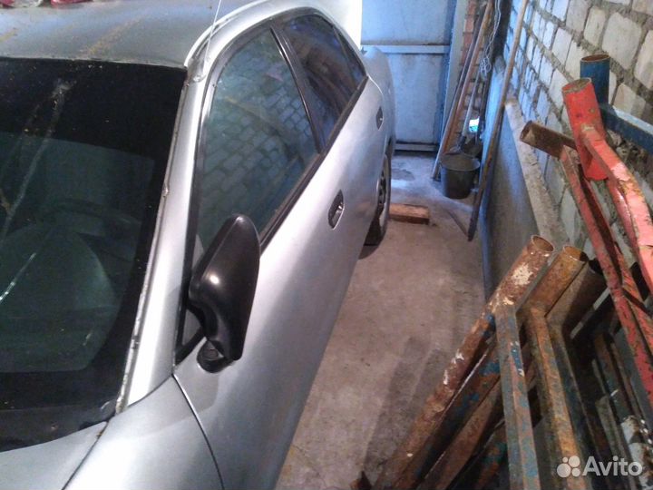 Крышка багажника Mitsubishi carisma каризма