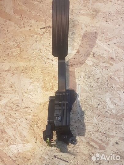 Педаль газа ssangyong actyon NEW 2011