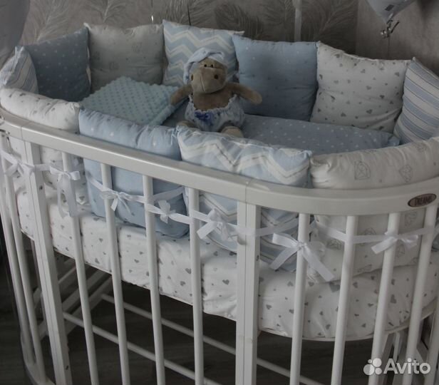 Комплект в круглую кроватку