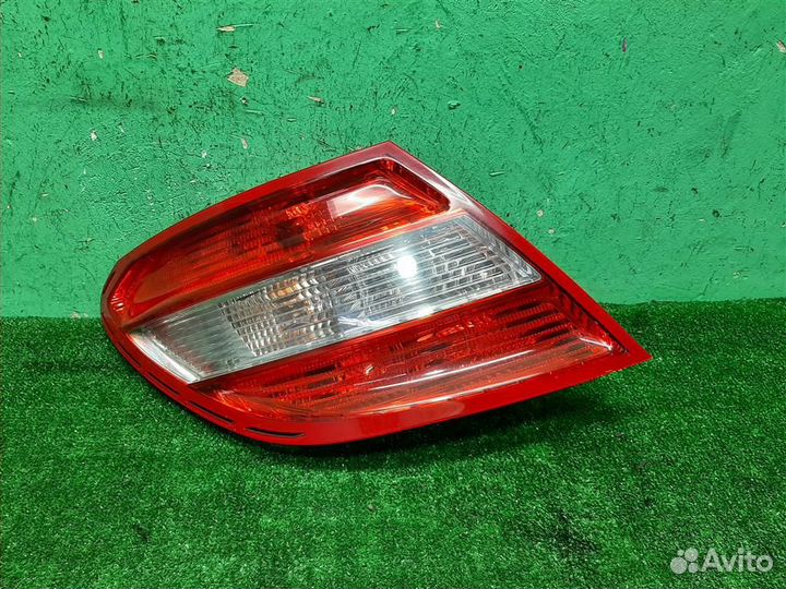 Фонарь задний наружный левый Mercedes Benz C-Clas