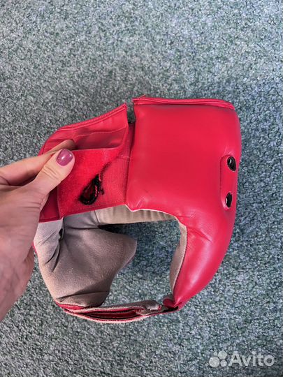 Защитный шлем для единоборств