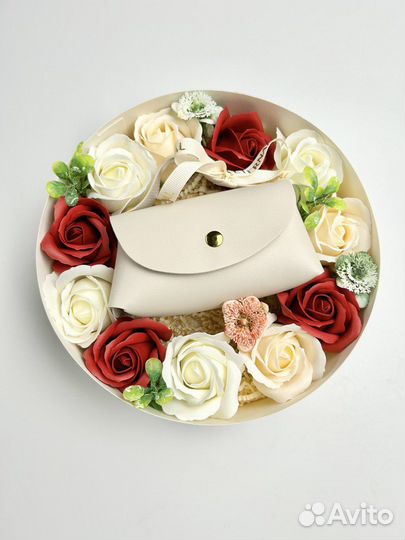 Букет мыльных роз в подарочной коробке